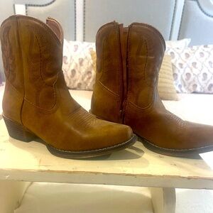 Brown low heeled cowboy boots!